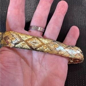 Attractive 18K Yellow gold-scaled design bracelet